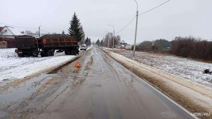 21-летний парень вылетел на встречку под КамАЗ: фото с места ДТП под Ливнами 21-летний парень вылетел на встречку под КамАЗ: фото с места ДТП под Ливнами