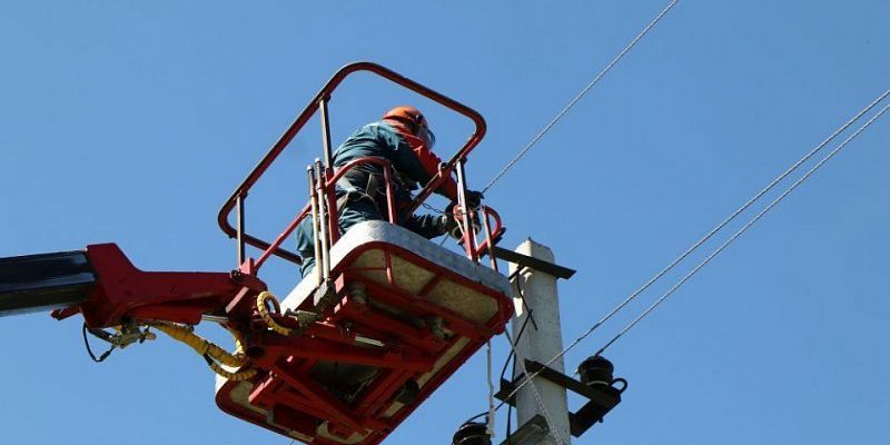 погода энергетик Режим повышенной готовности  Орловские энергетики перешли в режим повышенной готовности из-за надвигающегося шторма