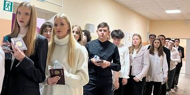 выпускной Сегодня выпускники Орловщины писали итоговое сочинение (изложение) по русскому языку