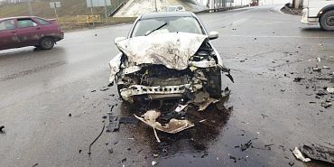 ДТП под Орлом: Самосвал не пропустил легковушку ДТП под Орлом: Самосвал не пропустил легковушку