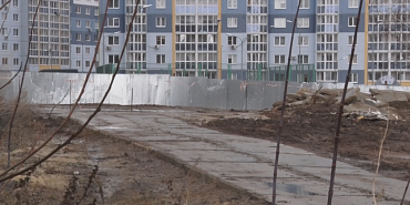 генерала родина,66 спор с застройщиком сервитут Жители многоэтажки по улице Генерала Родина снова позвали нас к себе