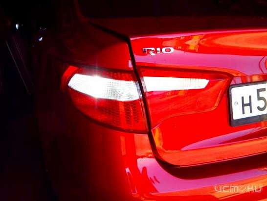 В Орле во дворе дома Киа Рио сбил пешехода В Орле во дворе дома Киа Рио сбил пешехода