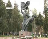 У семи нянек парки убогие. Почему реконструкция «Ботаники» и Комсомольского сквера вызвала шквал критики