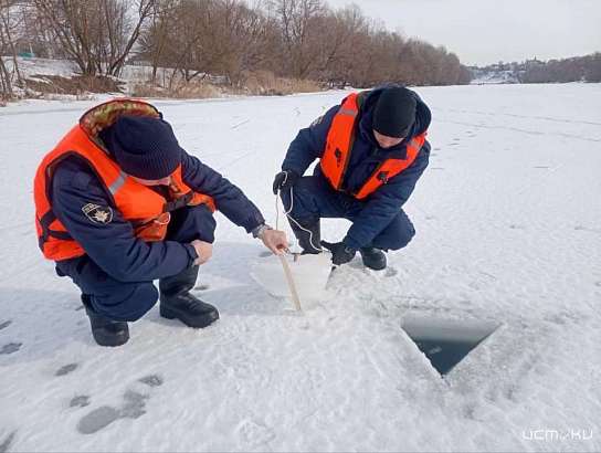 Орловские спасатели ведут мониторинг ледовой обстановки Орловские спасатели ведут мониторинг ледовой обстановки