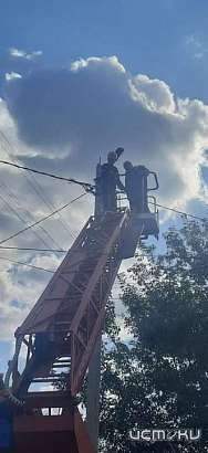 В Железнодорожном районе Орла устанавливают уличные фонари на солнечных батареях В Железнодорожном районе Орла устанавливают уличные фонари на солнечных батареях