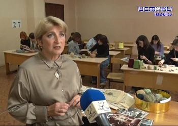 "Истоки" побывали в гостях у мастера художественной вышивки Надежды Довгаль "Истоки" побывали в гостях у мастера художественной вышивки Надежды Довгаль