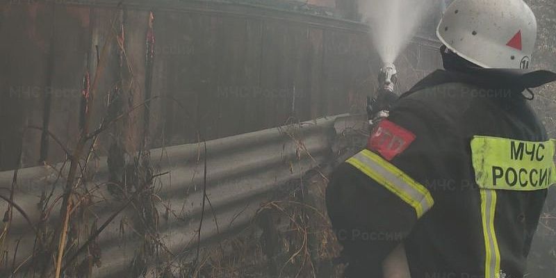 пожар В Болхове из горящего дома спасли мужчину