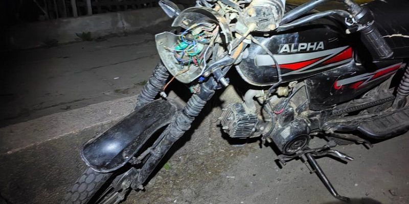 ДТП на Орловщине: юный мопедист отправил в больницу свою пассажирку ДТП на Орловщине: юный мопедист отправил в больницу свою пассажирку