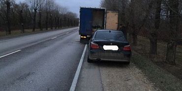 Неудачный обгон: на орловской трассе «BMW» сбил пешехода Неудачный обгон: на орловской трассе «BMW» сбил пешехода