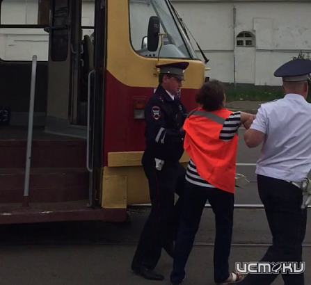 «Пьяный трамвай»: виновница ДТП не стала проходить тест на алкоголь «Пьяный трамвай»: виновница ДТП не стала проходить тест на алкоголь