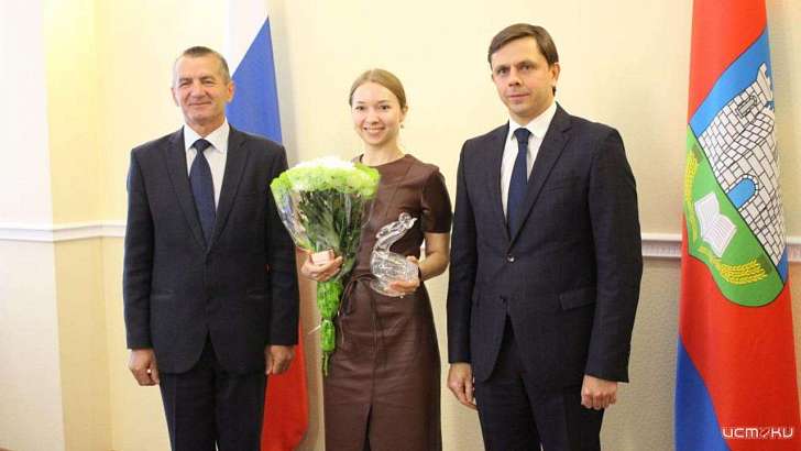 Лучшие из лучших: в облправительстве чествовали орловских педагогов Лучшие из лучших: в облправительстве чествовали орловских педагогов