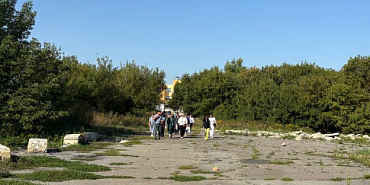 Дорога в школу школа 53 Орел опасная дорога Дорога в школу по стеклу и камням. Учащимся и родителям из школы №53 путь к знаниям тернист