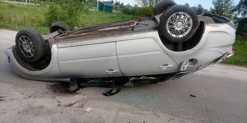 дтп Под Орлом перевернулась машина с детьми