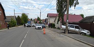 На Наугорском шоссе автомобилист сбил велосипедиста На Наугорском шоссе автомобилист сбил велосипедиста