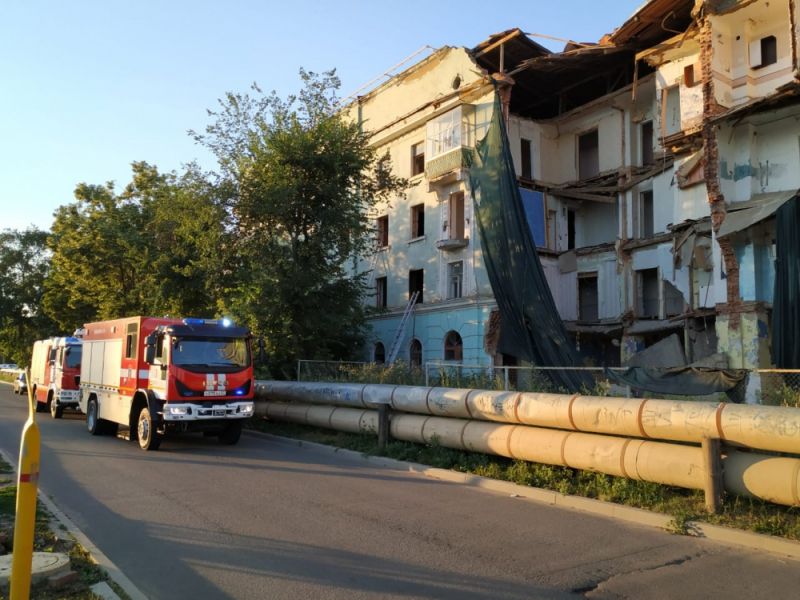 В Орле на втором этаже «карточного домика» случился пожар