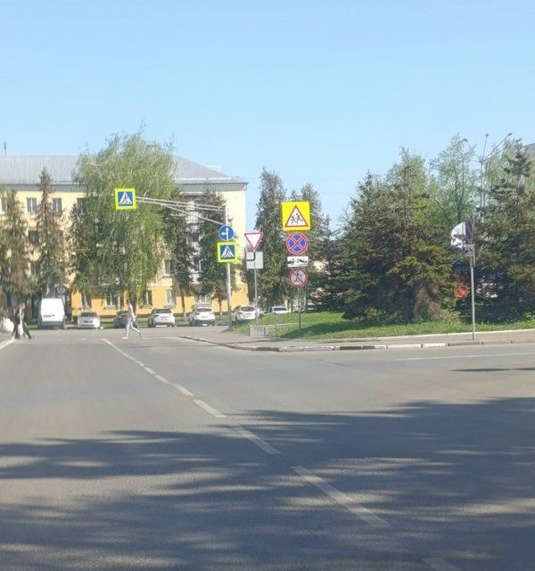 В районе площади Ленина сменились знаки приоритета 