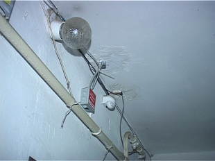 Одна лампочка хорошо, а две хуже: экономия света по-орловски