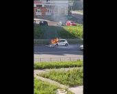 Видео: на ул. Раздольной в Орле полыхал «Пежо»