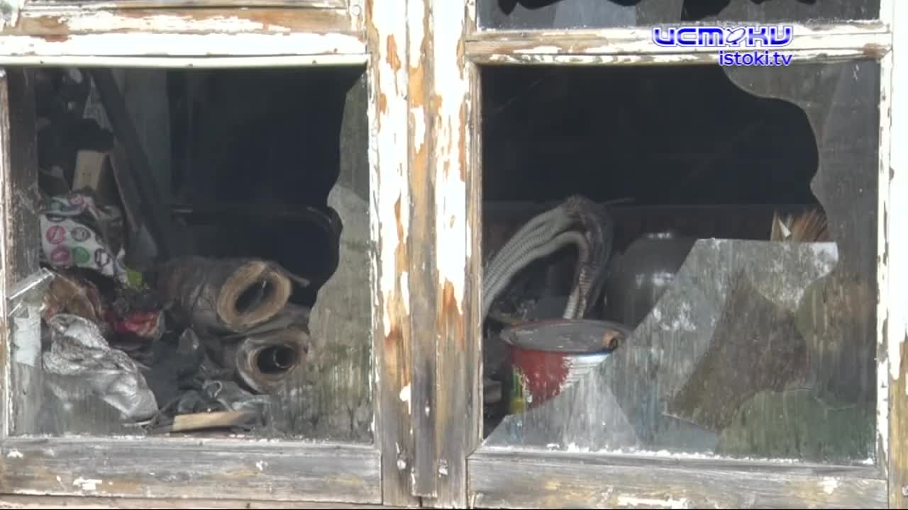 Из костра, в котором девушка сжигала мусор, вылетела искра, начался пожар...