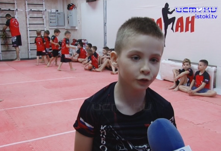 Воспитанники пятикратного чемпиона мира по кикбоксингу Уранбека Есенкулова сдали спортивные нормативы