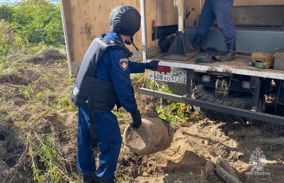 Орловские спасатели обезвредили один артиллерийский снаряд 
