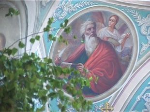 Православные отмечают День Святой Троицы 