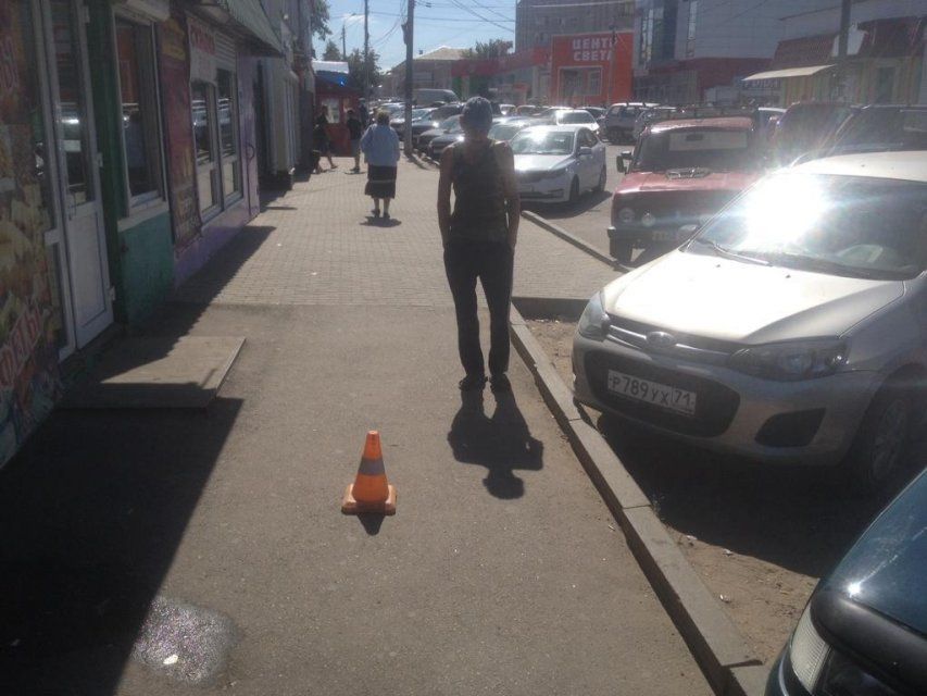 В Ливнах велосипедист сбил на тротуаре пенсионерку