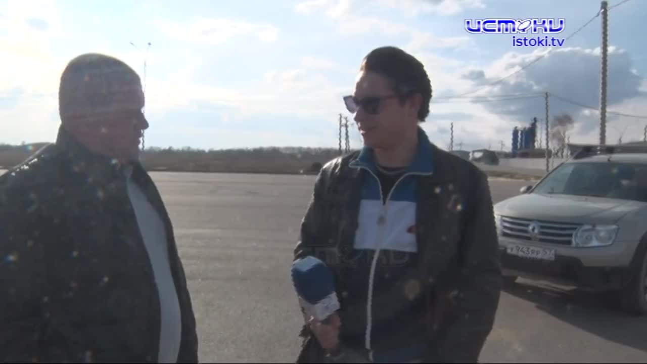 Жители микрорайонов Новообразцово и Субурбия обратились к нам в редакцию за помощью. По их словам, с начала этого года они чувствуют отвратительный за...