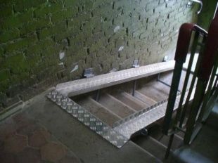 В Орле поймали подростков, ворующих пандусы для инвалидов