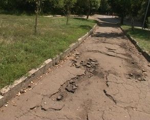 Дорожкам к памятнику Тургеневу возле городского парка ждать ремонта еще 3 года 