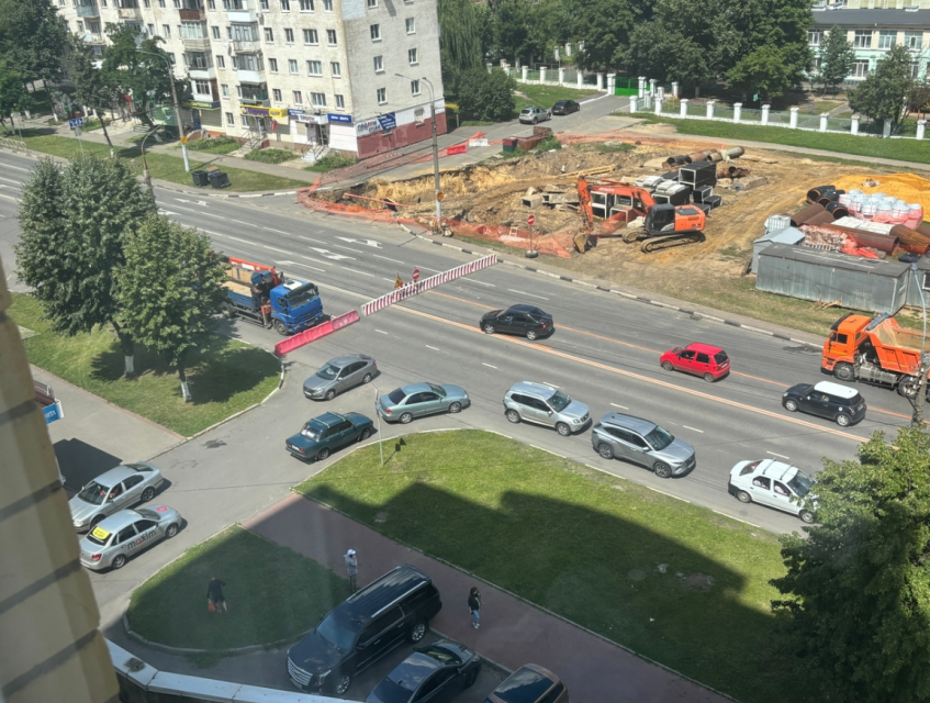 Из-за перекрытия ул. 60 лет Октября в Орле образовывается транспортная чехарда на придворовых улицах