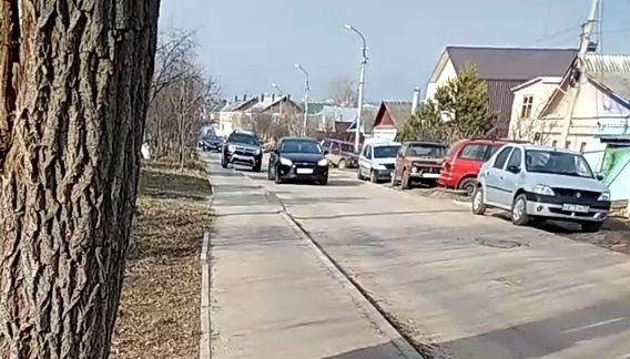 Улица Яблочная в Лужках стала опасной для пешеходов