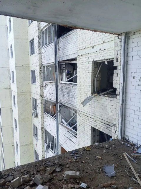 В Орле продолжаются аварийно‑восстановительные работы дома и выплаты пострадавшим от атаки БПЛА в Северном районе