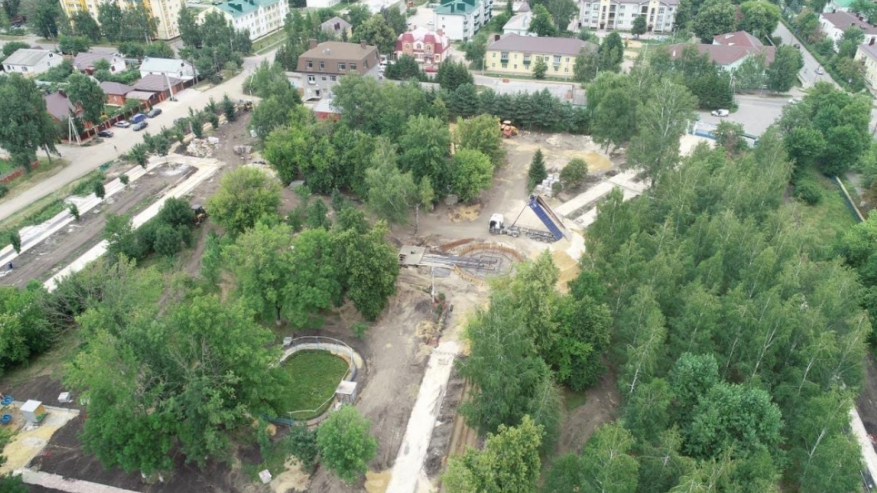 К сентябрю планируется завершение благоустройства парка Машиностроителей в Ливнах