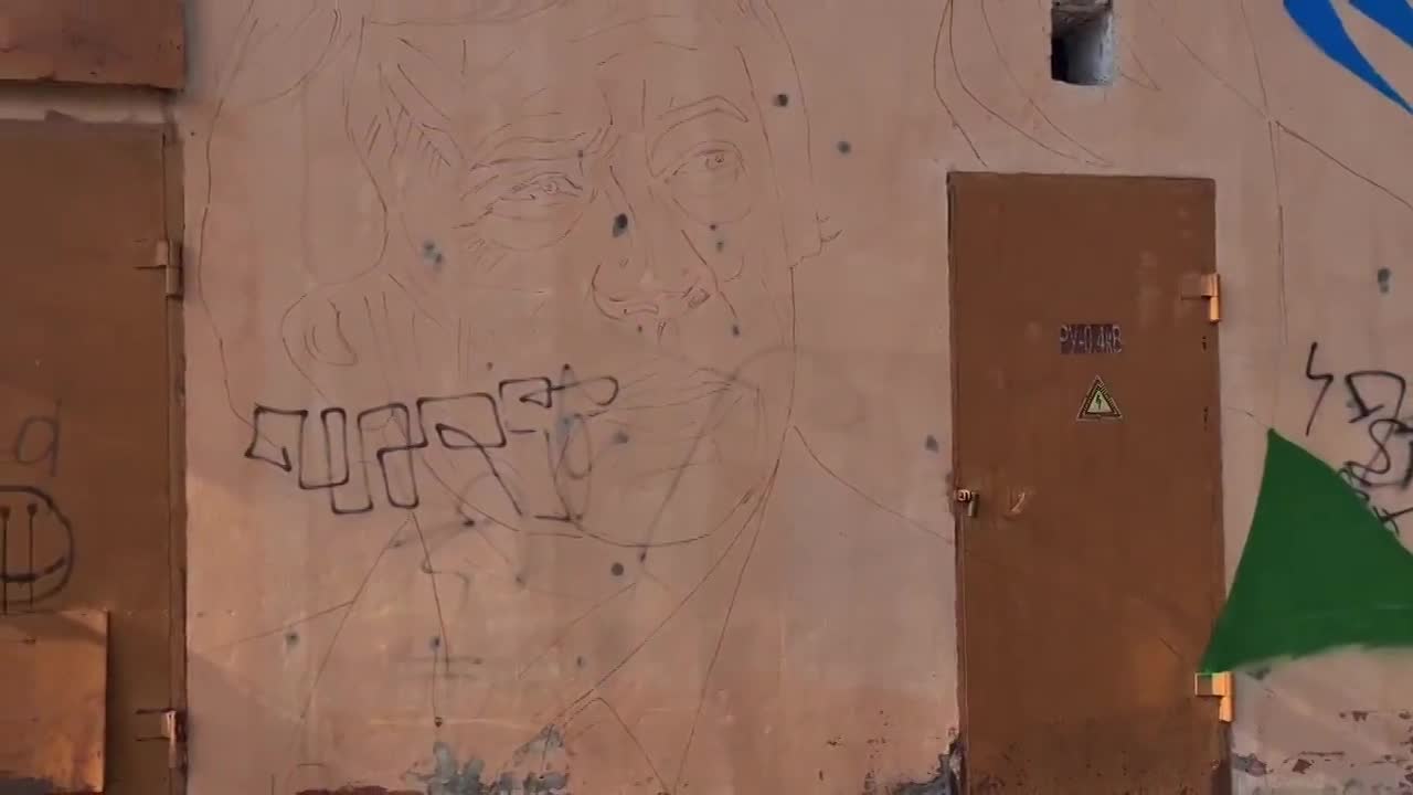 Жители Лужков собрали деньги на граффити с изображением Юрия Семина