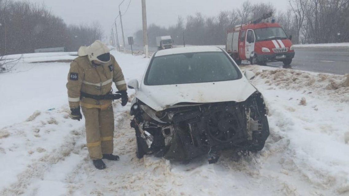 На Орловщине столкнулись два автомобиля