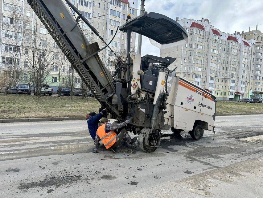 В Орле за неделю обновили почти тысячу квадратных метров дорог