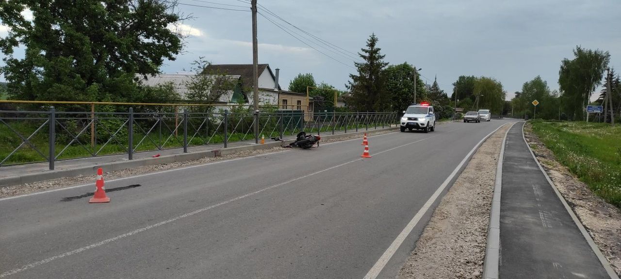 Несовершеннолетний орловчанин не совладал с мопедом