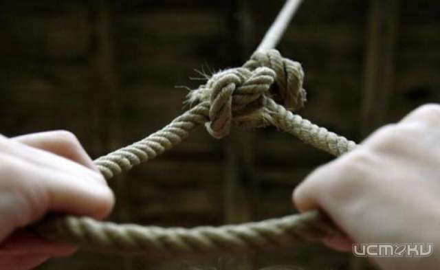 В Ливнах мужчину вытащили из петли