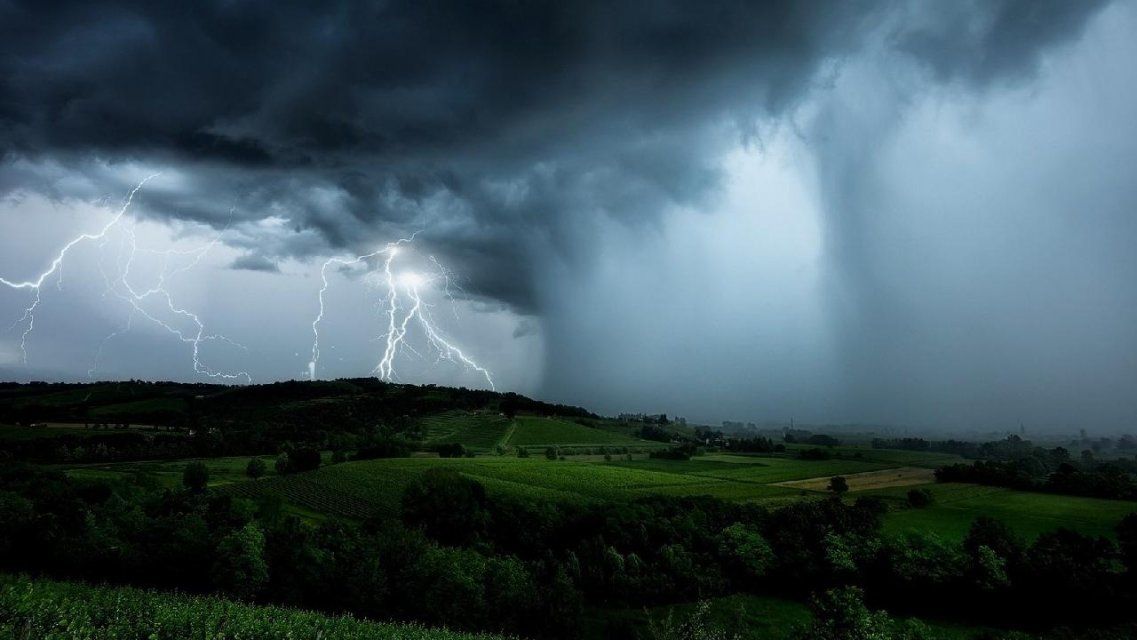 Грозы и сильный ветер: на Орловщине вновь объявлено метеопредупреждение