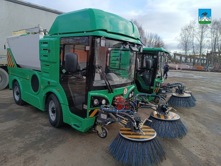 Автопарк "Спецавтобазы" пополнился на 84 машины