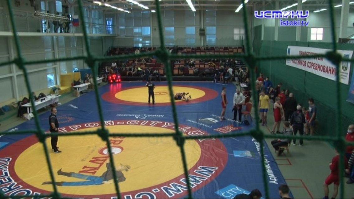 В поддержку врачей в Орле разыграли Кубок губернатора по вольной борьбе