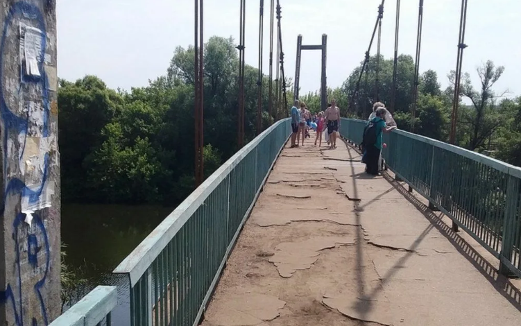 Мост из парка «Ботаника» к озеру «Светлая жизнь» в Орле отремонтируют в этом году