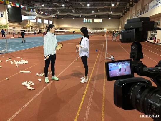 Сегодня после выпуска новостей смотрите программу "Интервью". Расскажем немного о бадминтоне