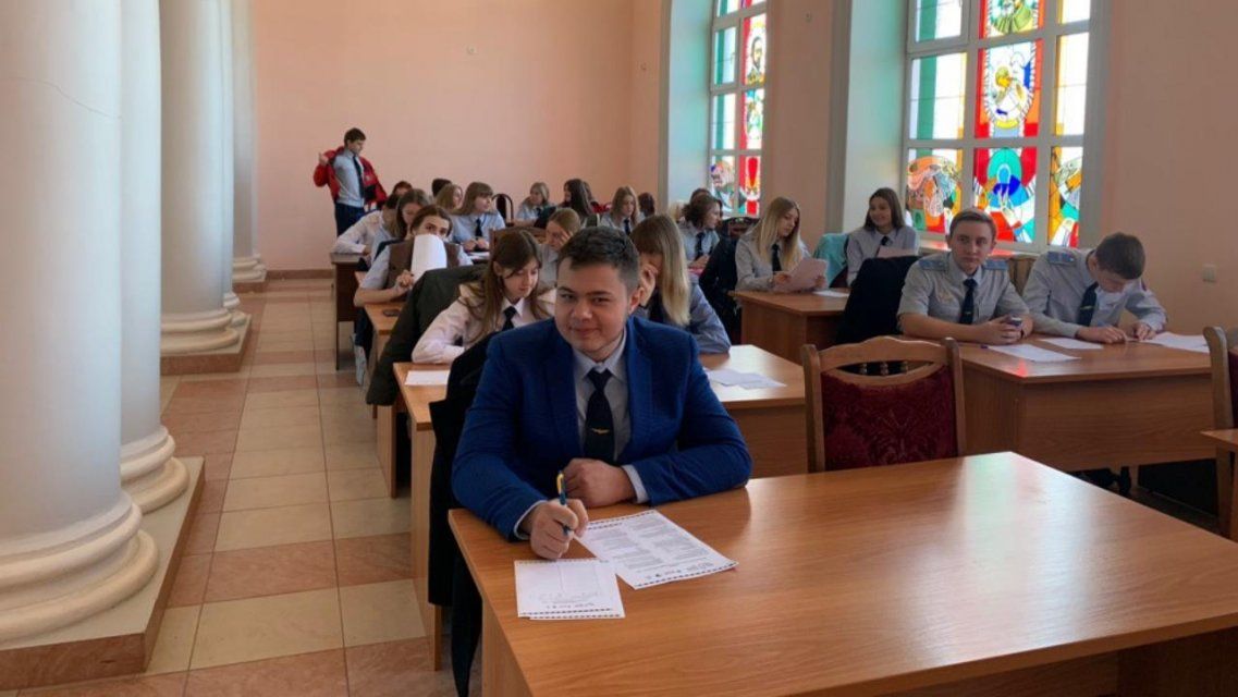 В зале ожидания ж/д вокзала в Орле собрались желающие написать диктант 