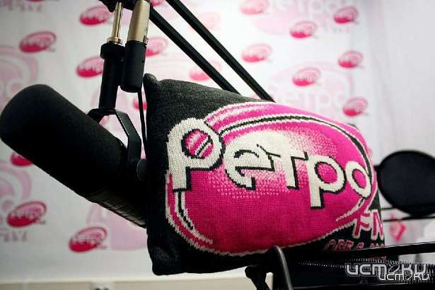 На нашем сайте заработала онлайн-трансляция музыки на радио Ретро FM