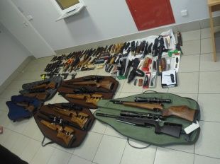 Англичанин пытался незаконно вывезти из России коллекцию элитного оружия