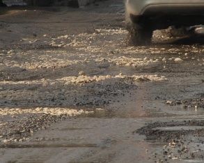 Гарантийные дороги на улицах Орла разрушаются