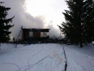 При пожаре во Мценском районе погибли мать и сын