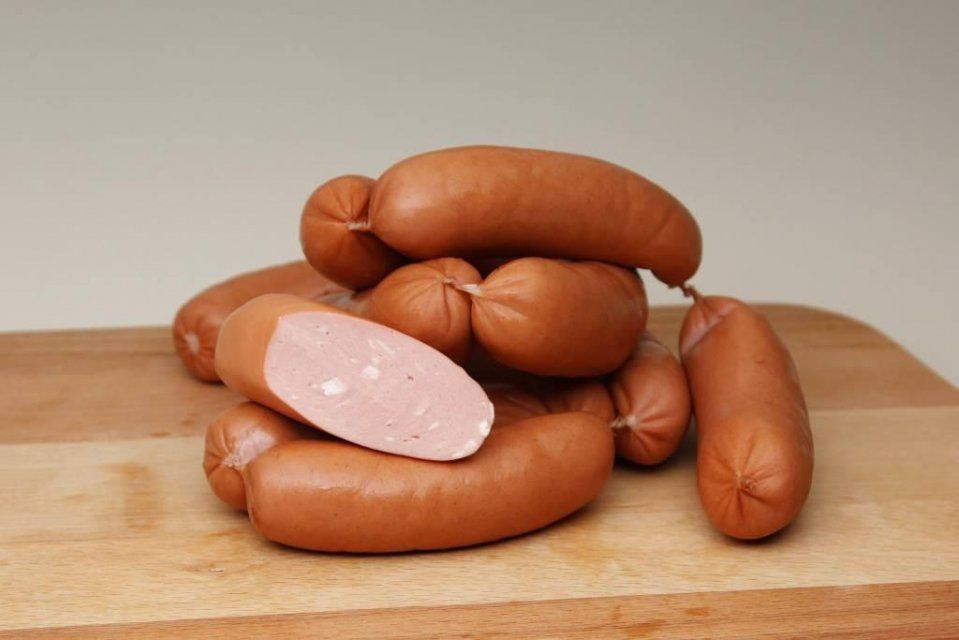 Шпикачками с неизвестным сроком годности торговали в орловском магазине